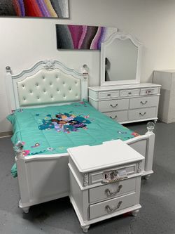 White Glam Bedroom Set