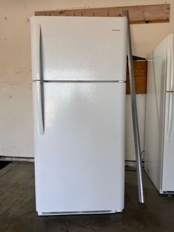 Frigidaire Refrigerator (White)