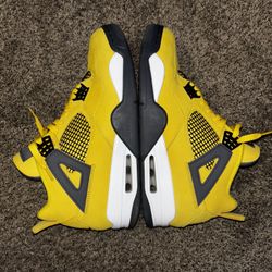 Jordan 4 Retro Lightning Size 11.5