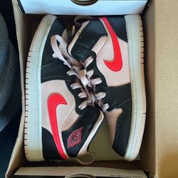 Jordan 1 MID