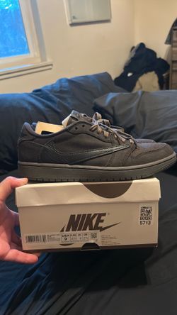 Travis Scott velvet 1 lows size 9