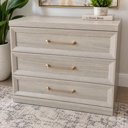Modern 3-Drawer Dresser – Light Oak Finish