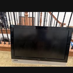 Viziio TV With Mount 