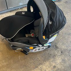 CHICCO KEYFIT 30 BABY CAR SEAT 