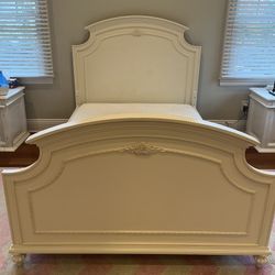 Full Panel Bed And Dresser