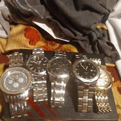 Lot Of 5 Beautiful Like New Watches  All Work Great  275 Cash