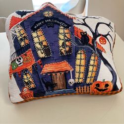 Halloween decorative pillow
