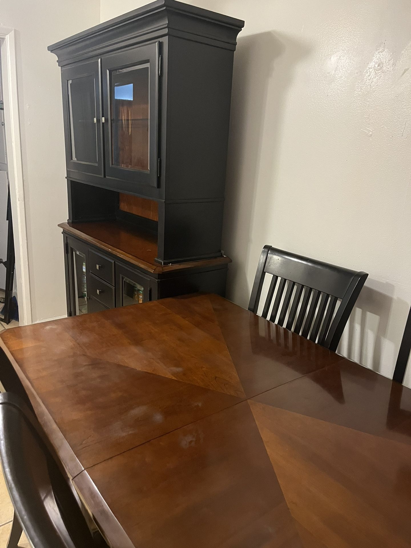Dining Table with Leaf Extension & Chairs