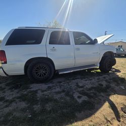 Cadillac escalade  2005 parts
