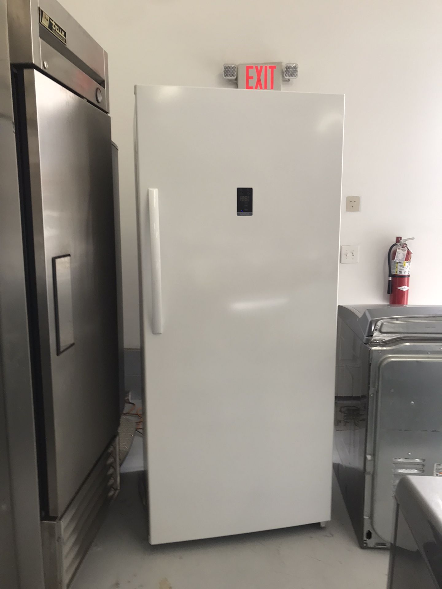 COOLER AND FREEZER