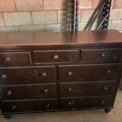 9 Drawer Wooden Dresser W/ Velvet 