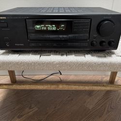 Onkyo Stereo Receiver