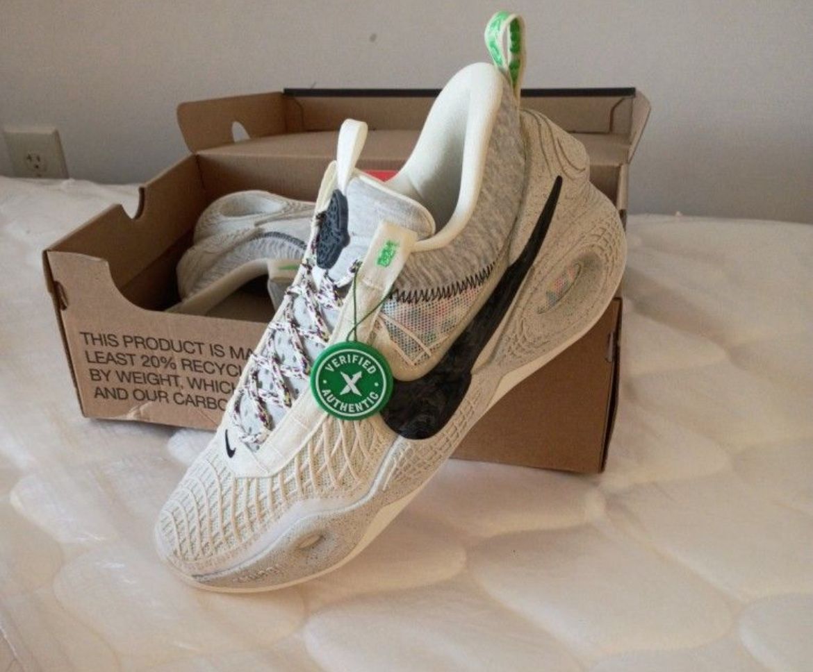 Nike Cosmic Unity Natural Gray