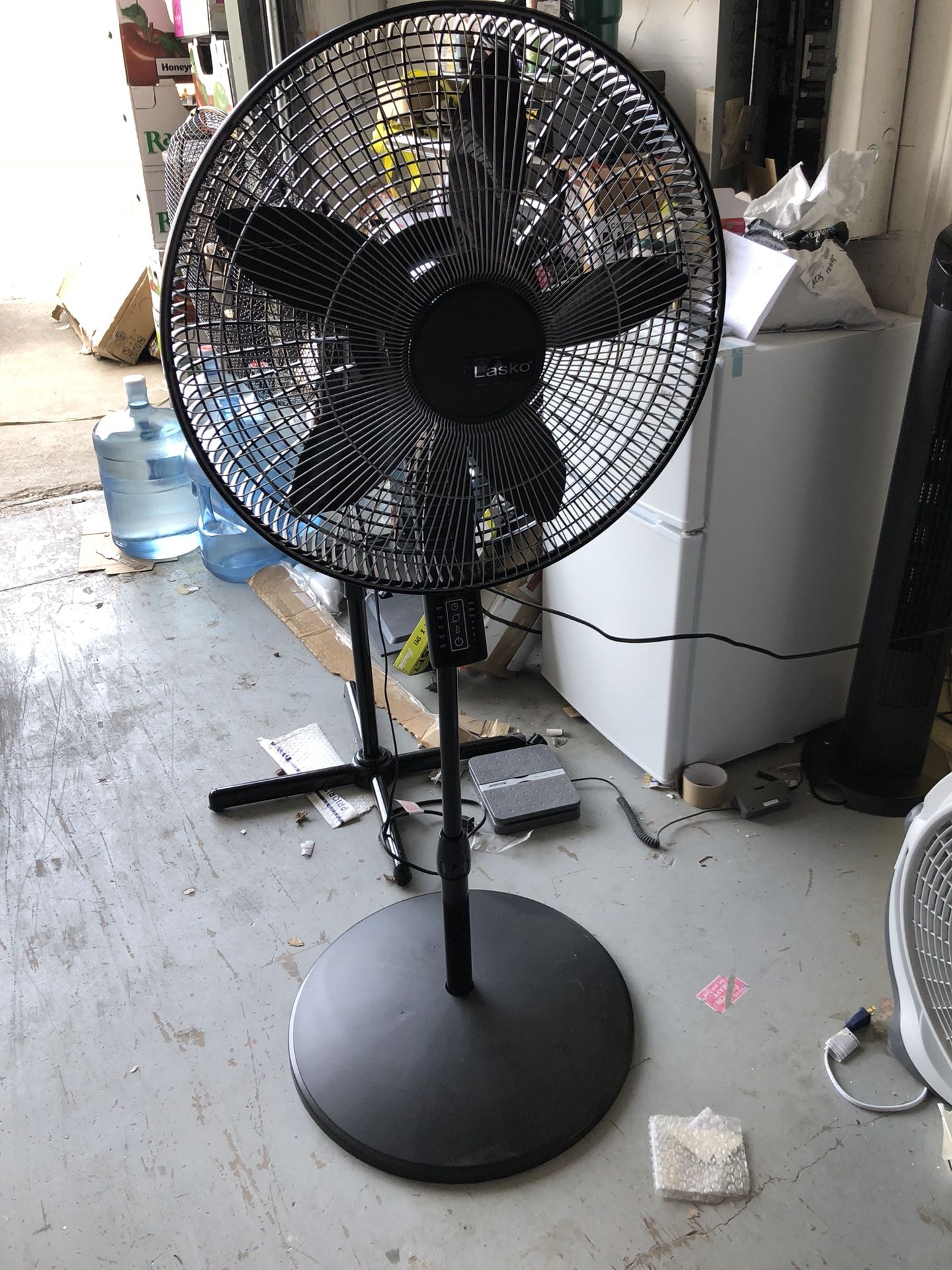 Lasko Elite Collection 18 in Pedestal Stand Fan 4-speed with Remote 42"-53"H