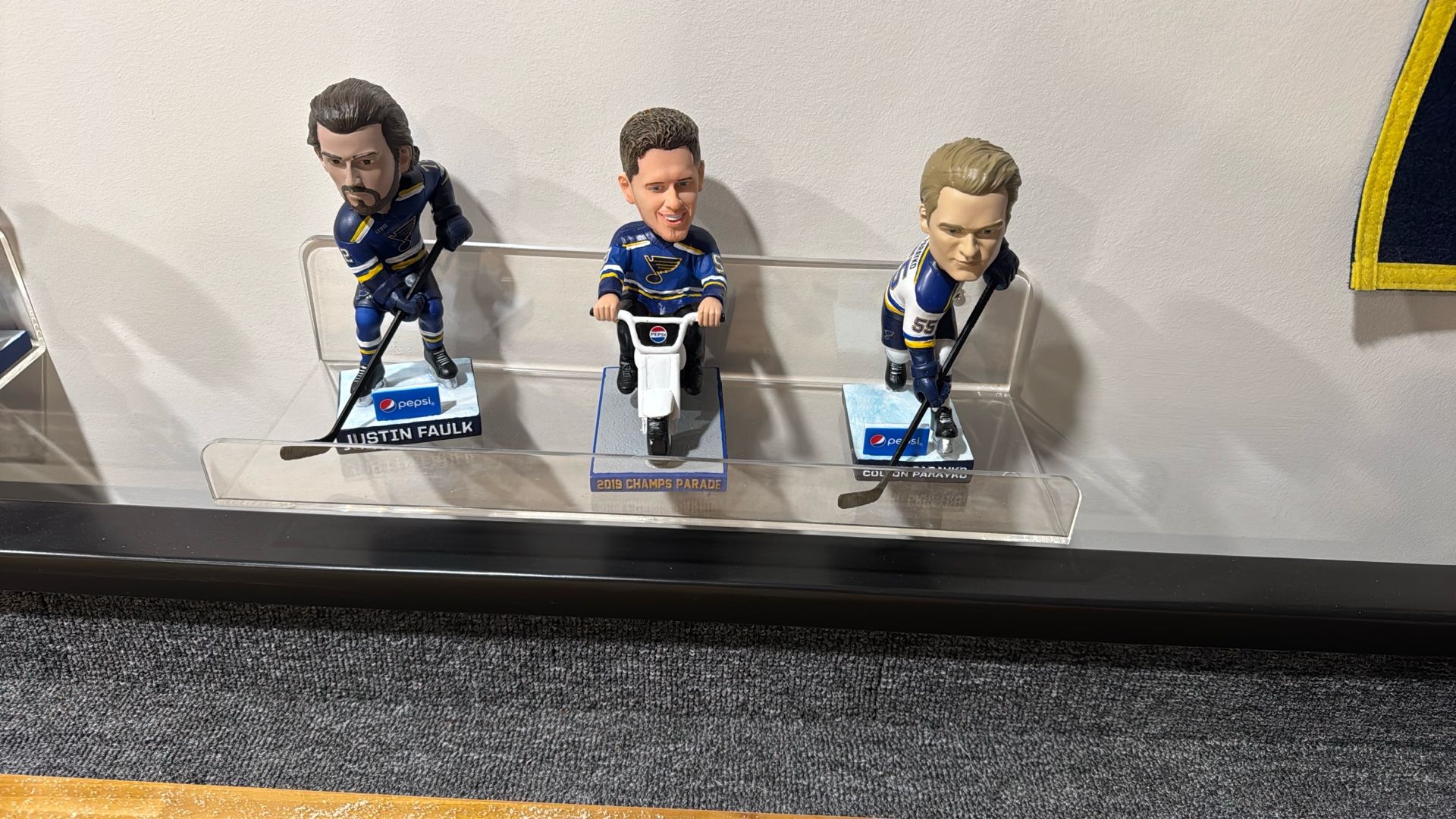 Bobble heads With Box 