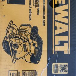 Dewalt circ saw brand new dcs373b 20 volt tool