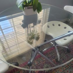 Glass Table And  Chairs 