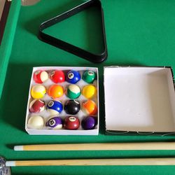 SNOOKER TABLE & ASSESSORIES 