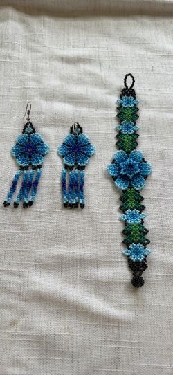Beaded Earrings and Bracelet Set