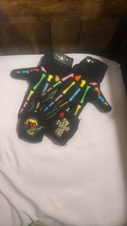Rival Gloves Size XL & OVO Bands ‼️🦉