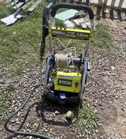 2000-PSI Electric Pressure Washer