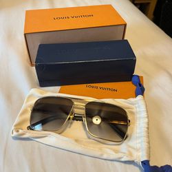 Louis Vuitton Attitude Gold Sunglasses for Sale in St. Petersburg, FL