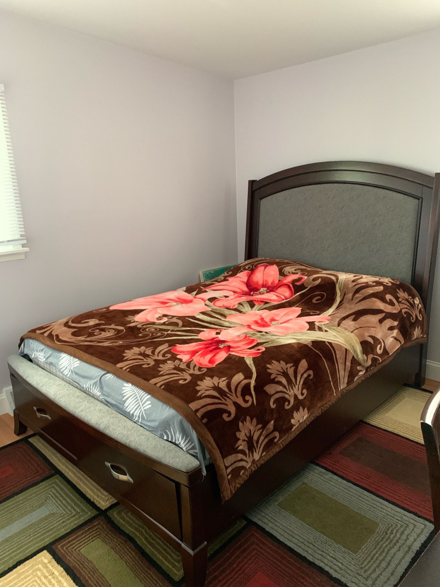 Bed With Mattress And Dresser