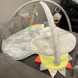 Skip Hop Silver Lining Cloud Activity Gym