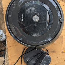 Roomba Vaccum 