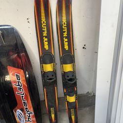 Pair of Authentic Vintage Cut'N Jump 200SS Graphite Combo Antique Water Skis