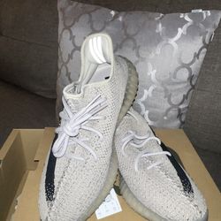 Yeezy Boost 350 V2