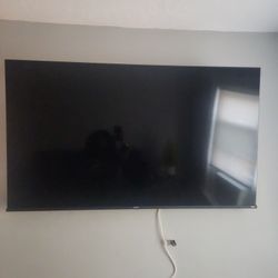 55' HISCENSE SMART TV