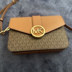 New Micheal Kors Crossbody Bag 
