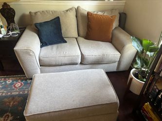 Couch, Loveseat and 2 Ottomans