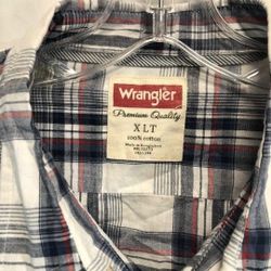 Wrangler Men's Regular Fit Plaid Long Sleeve Shirt