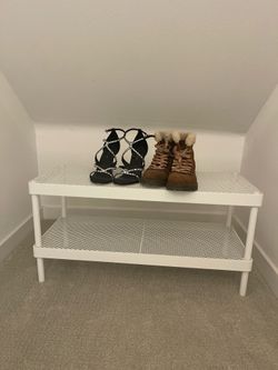 Metal shelves x 4