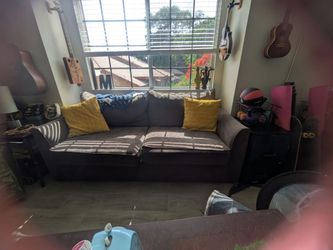 Pull out couch