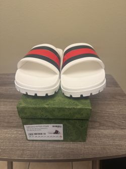 MEN GUCCI SLIDES