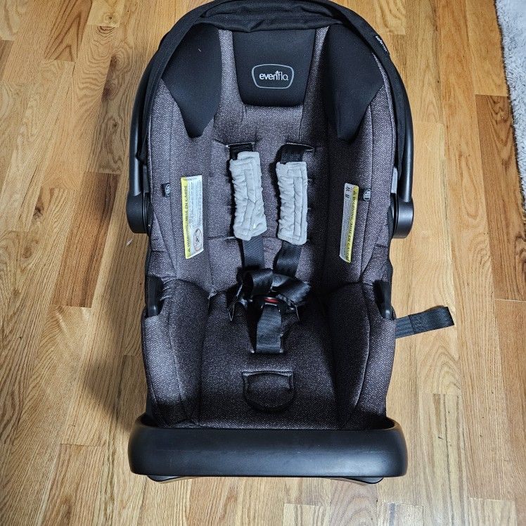 Evenflo 3 Piece Carseat, Stroller And Carriage