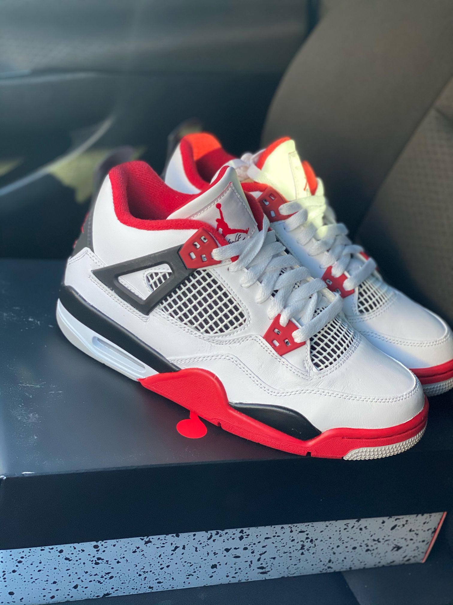 Jordan 4 Fire Red Size 6Y