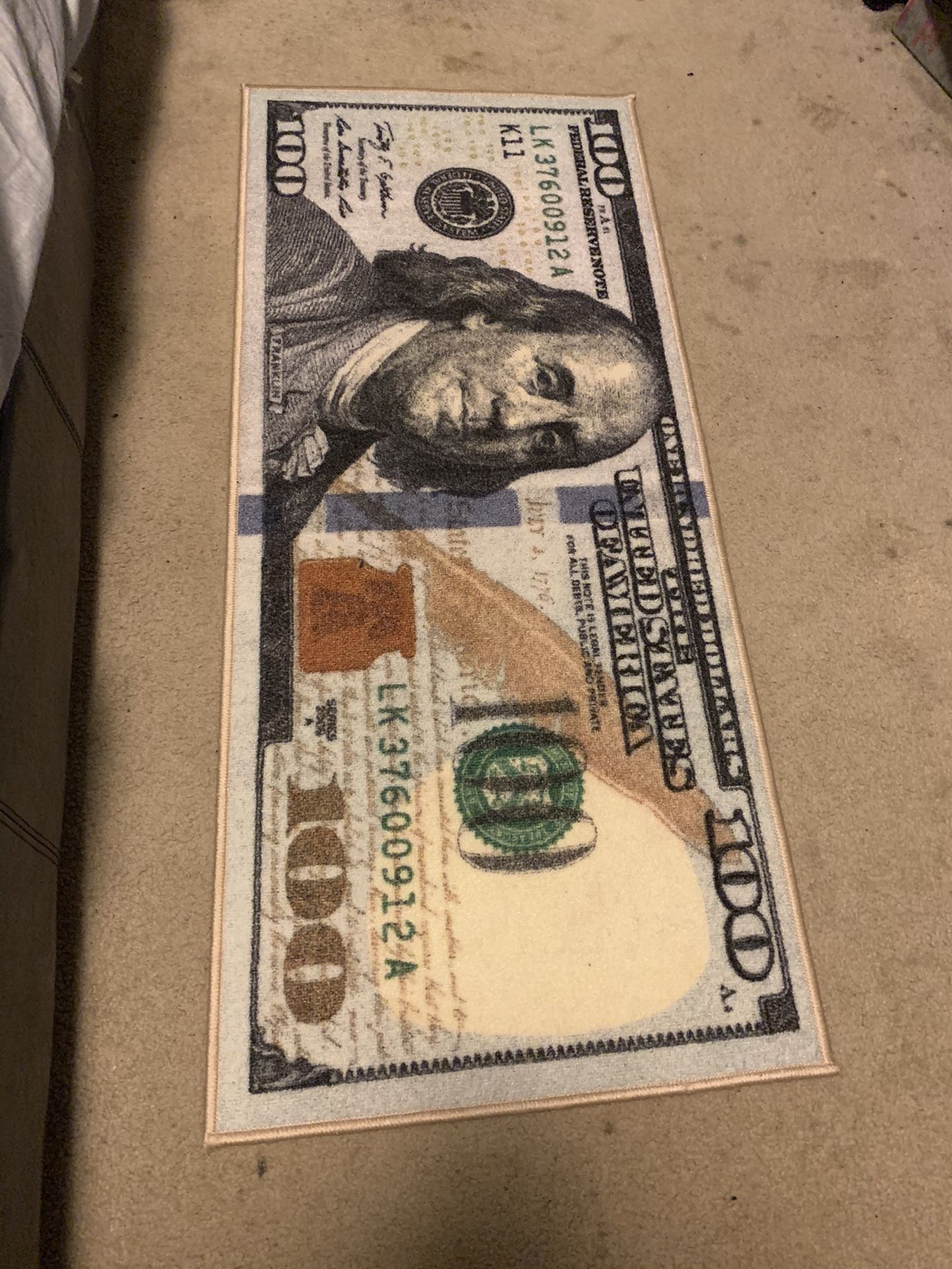 $100 BILL RUG. NEW! IN PACKAGE