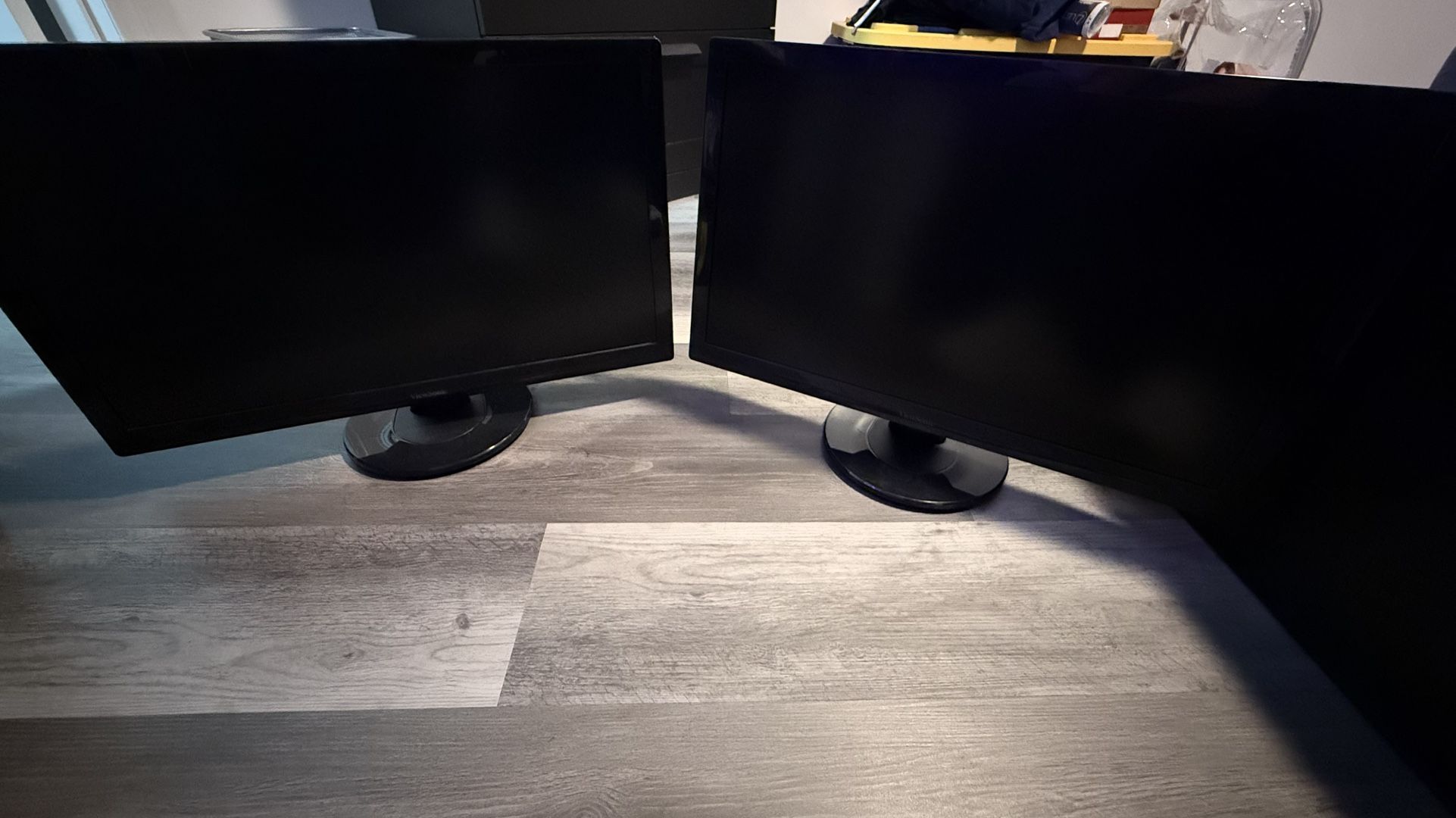 (2) 24” 1080p Viewsonic Monitors