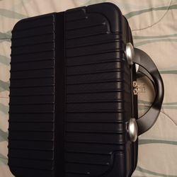 Brand New Petite Carrying On Case Vanity Bag Cosmetics Medical Equipment Make Up Personal Effects 