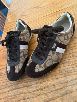 Coach Woman’s Signature Shoes Size 8 In Great Condition