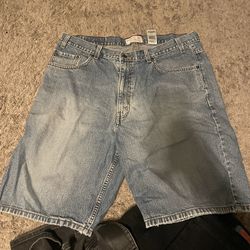 Levi Jorts Size 38
