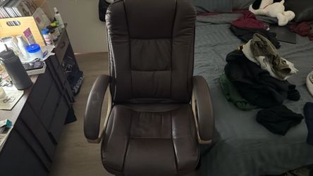 Desk chair