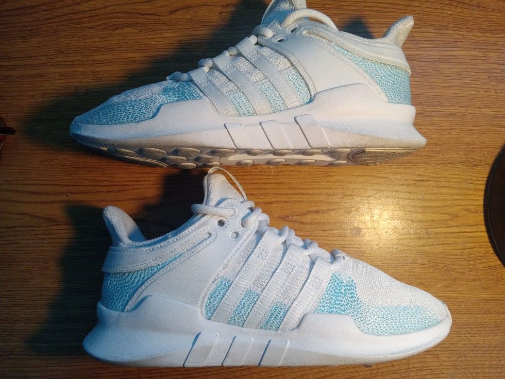 Adidas Woman's Shoes Sz 6 Good Condition