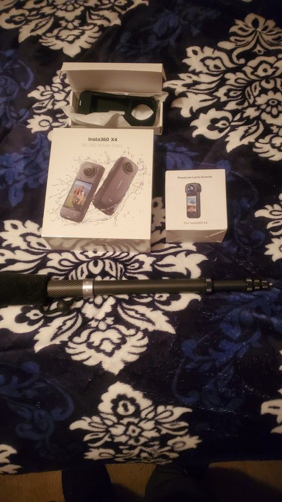 Insta 360 X4