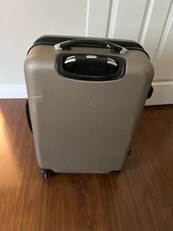 Hard shell luggage