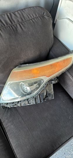 2011-2015 Ford Explorer Headlight